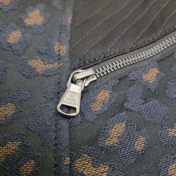 Marc by Marc Jacobs Blue Leopard Print Flared Mini Skirt Pleated Zippers Size 6 - Picture 5 of 10